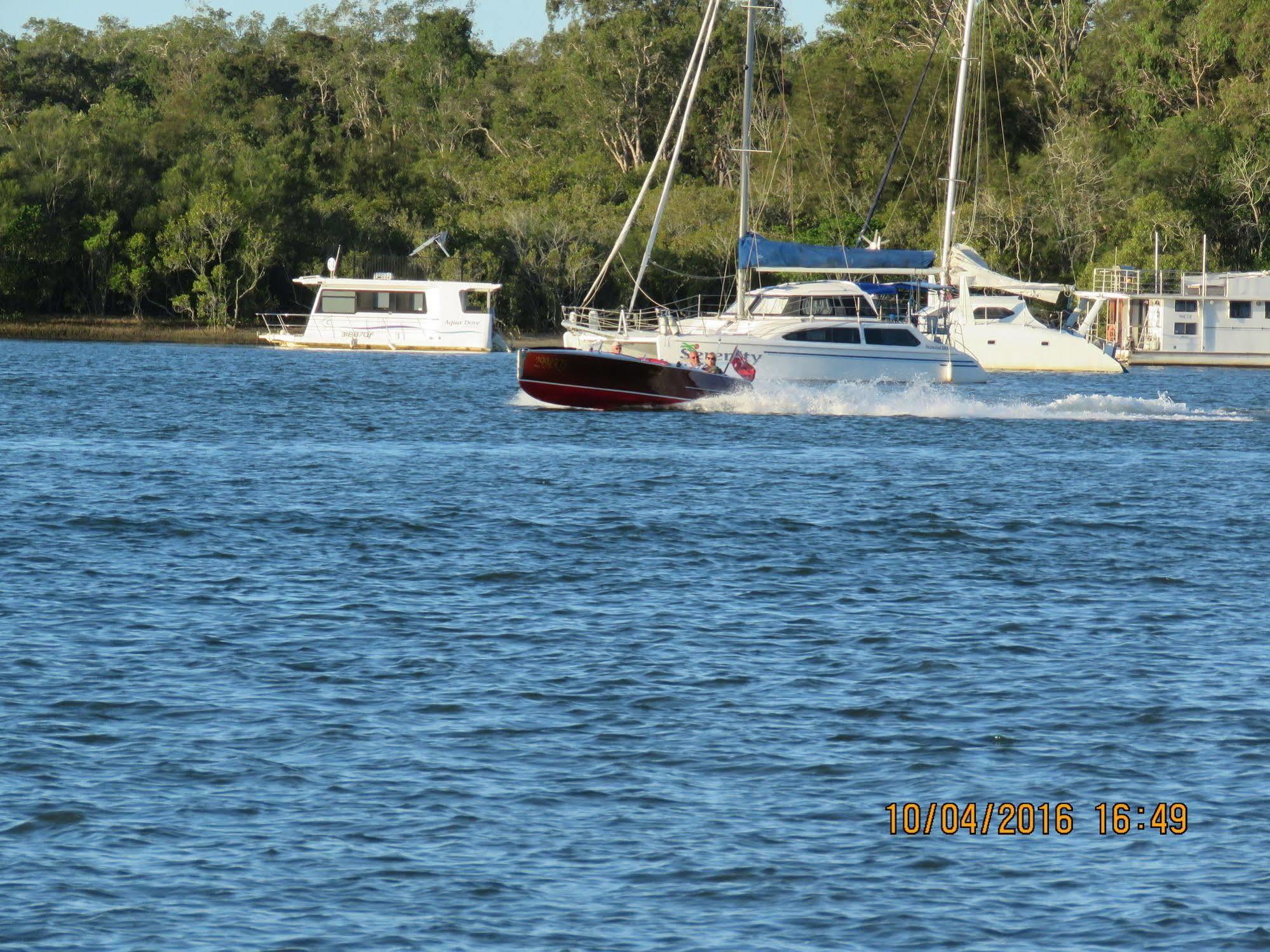 Villa Aqua Noosaville Bagian luar foto